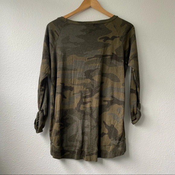 TNA Green Camo 3/4 length sleeve Top - Picture 9 of 10
